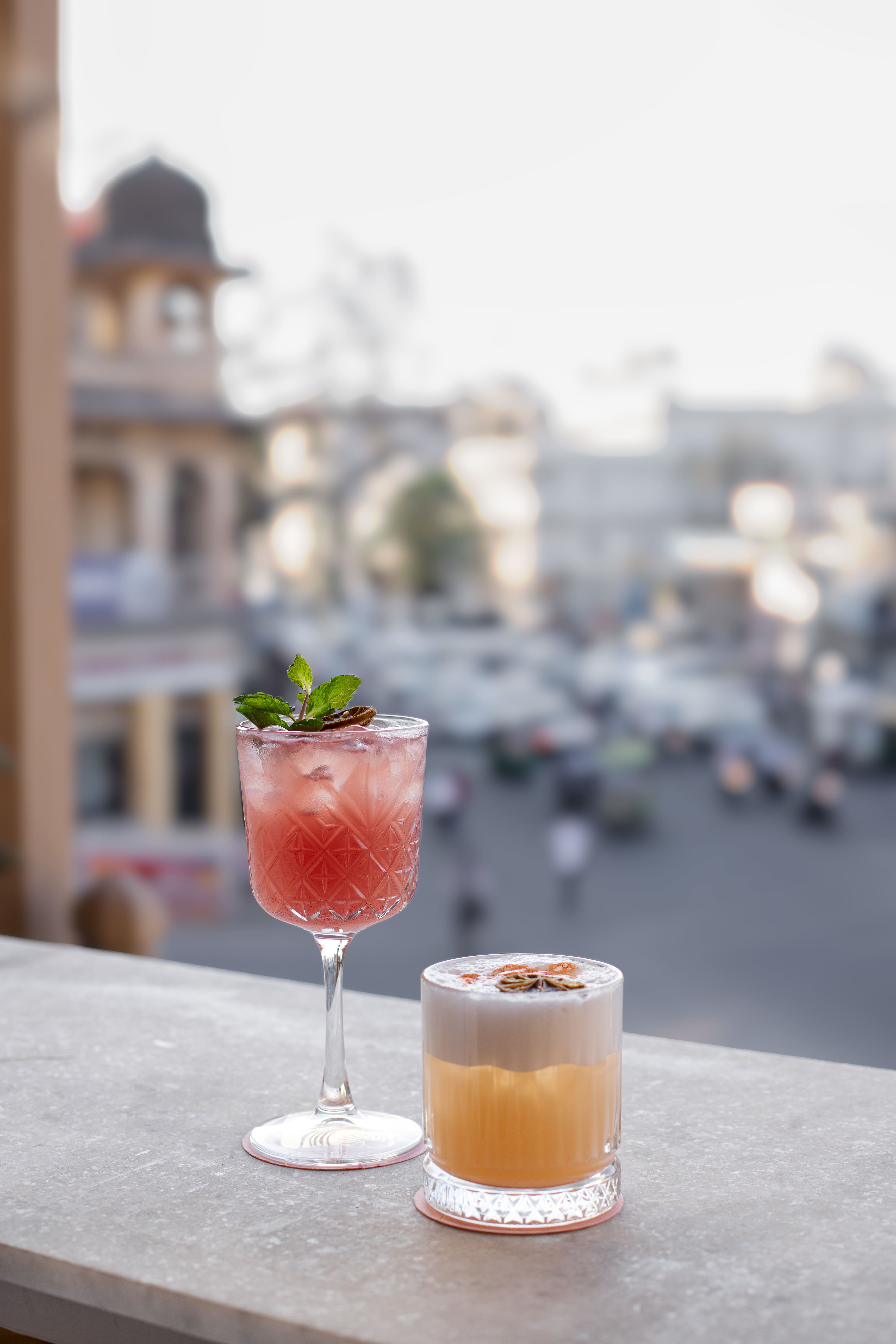 rooftop cafes, rooftop restaurants, cafes, coffee, cold coffee - Paro Modern Indian Bar - img4
