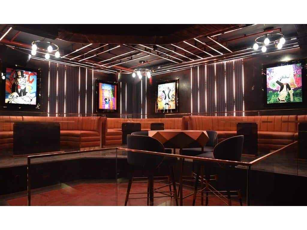 party bars, nightlife, fun bars for groups, night spots, late night bars, night clubs, dance clubs, party clubs near me, nightlife near me - M Bar Kitchen & Cocktails - img1