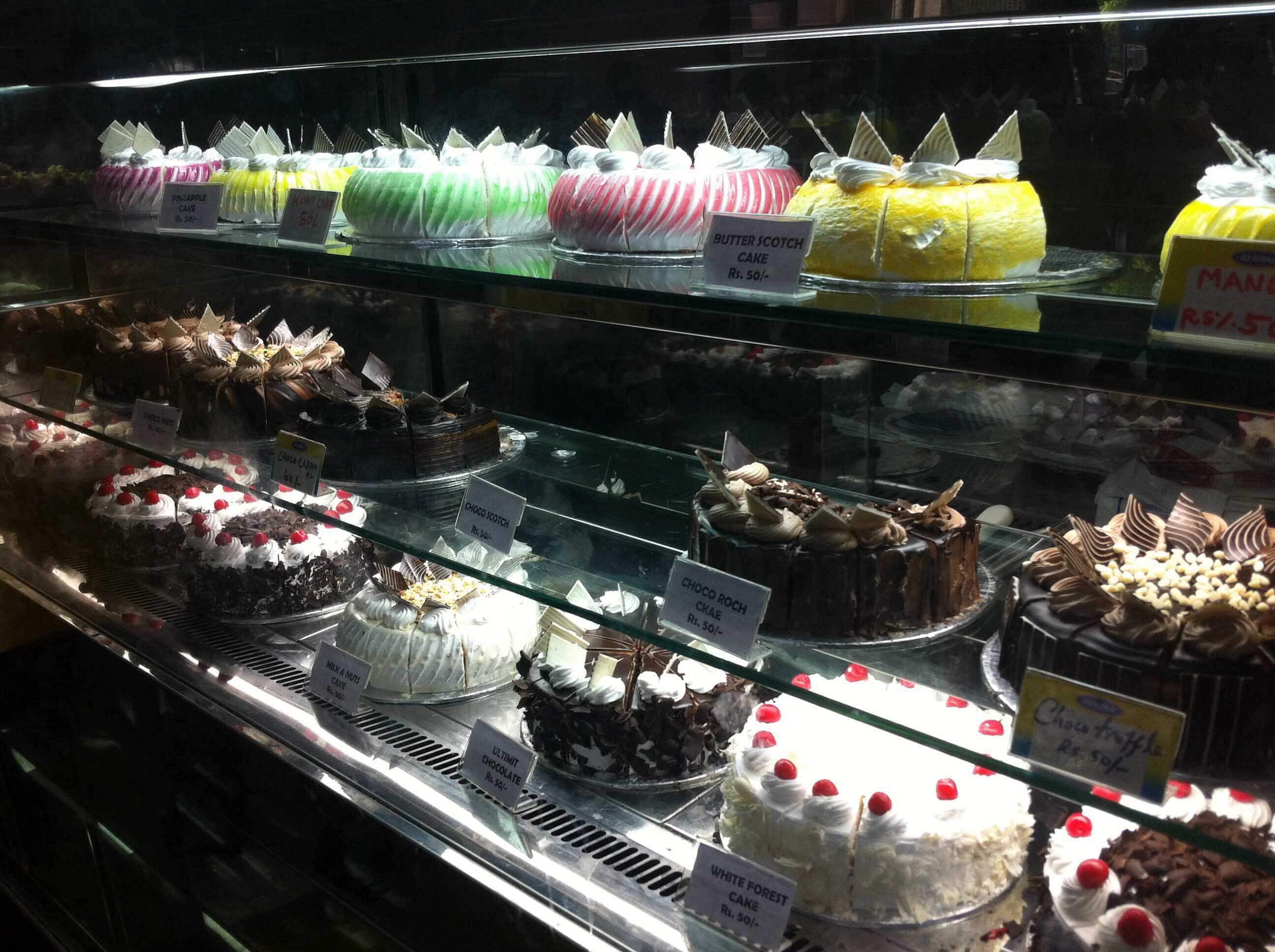 昨天吃的蛋糕- Picture of Aroma Bakery Euro Trade Centre, Hong Kong - Tripadvisor