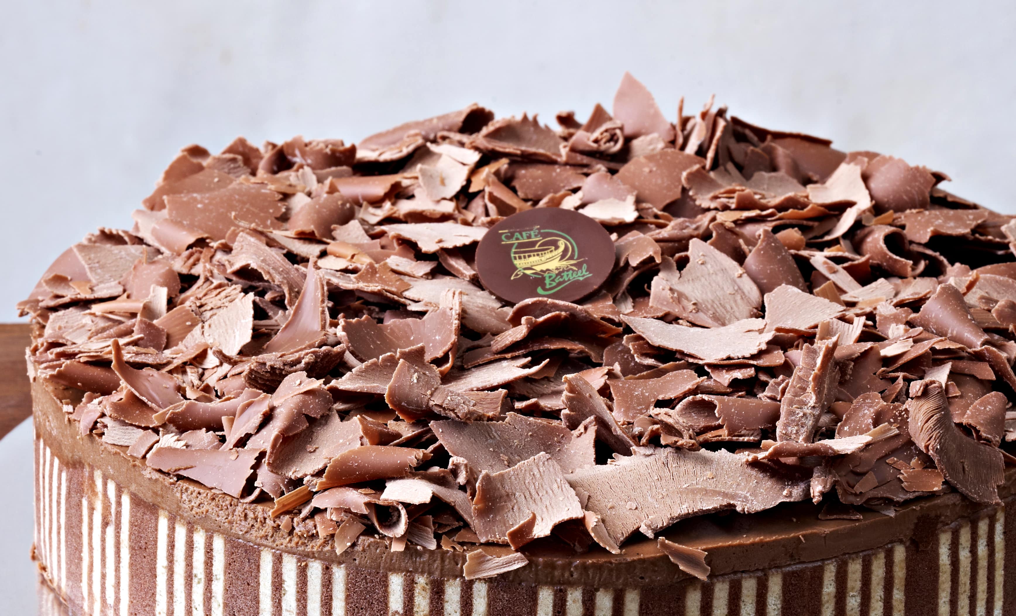Happy Birthday Chocolate Cake – Send Flowers Online | The Rose Mart Qatar