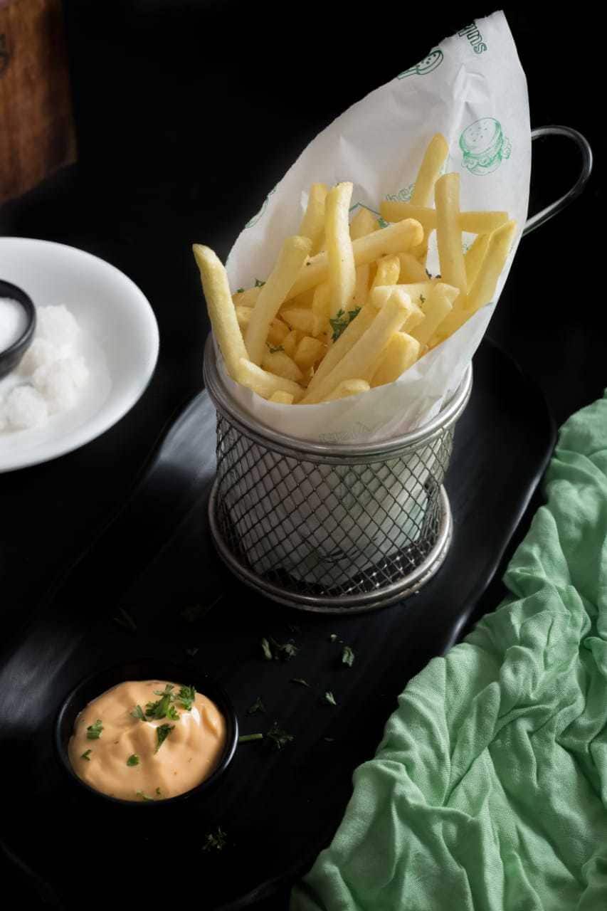 burgers, burger restaurants, best burgers, burger joints, cheeseburgers, chicken burgers, smash burgers, gourmet burgers, veggie burgers - Delicate Delights - img1