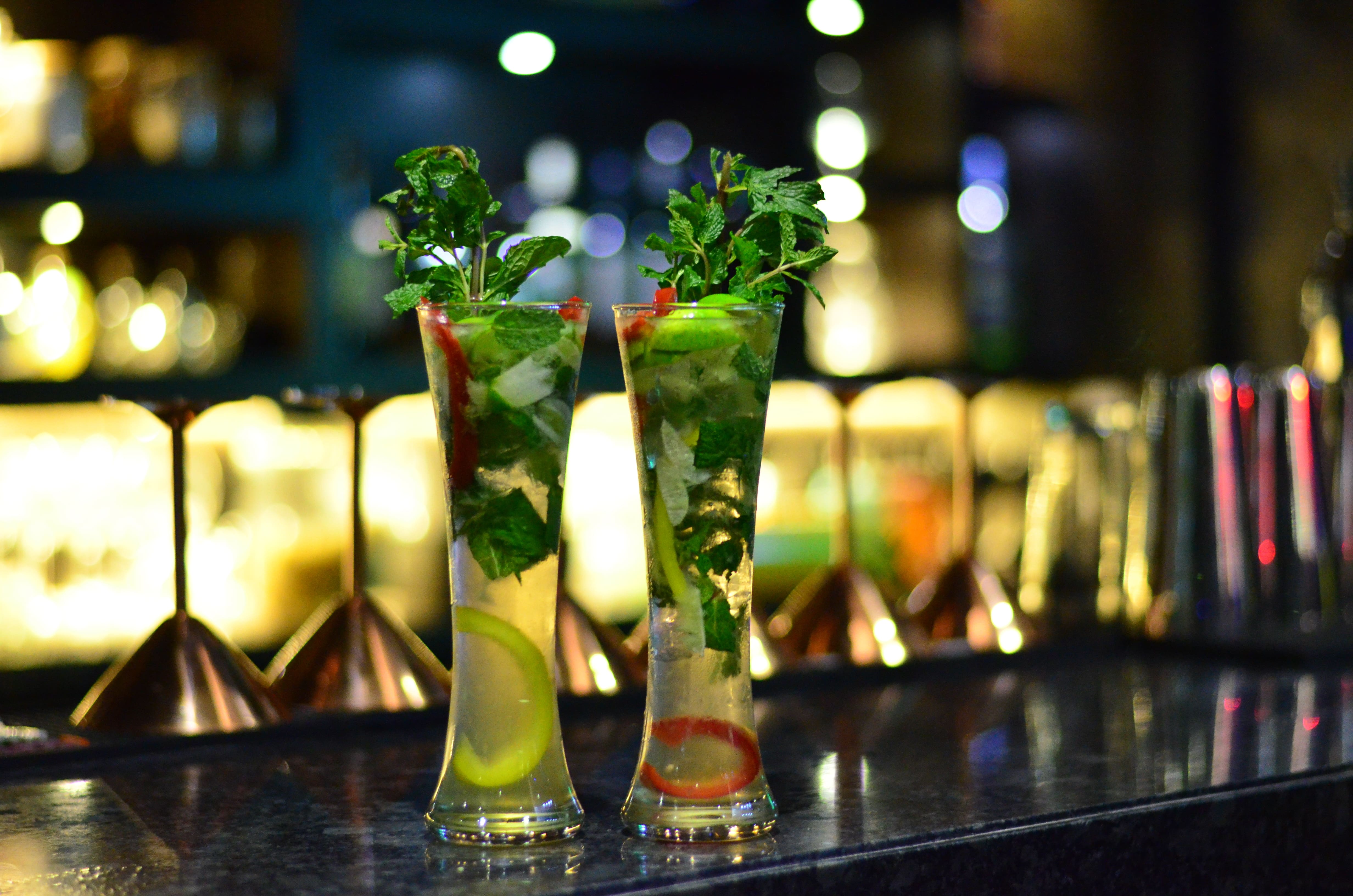 Urban Kitchen & Bar Holiday Inn, Chinar Park, Kolkata Zomato