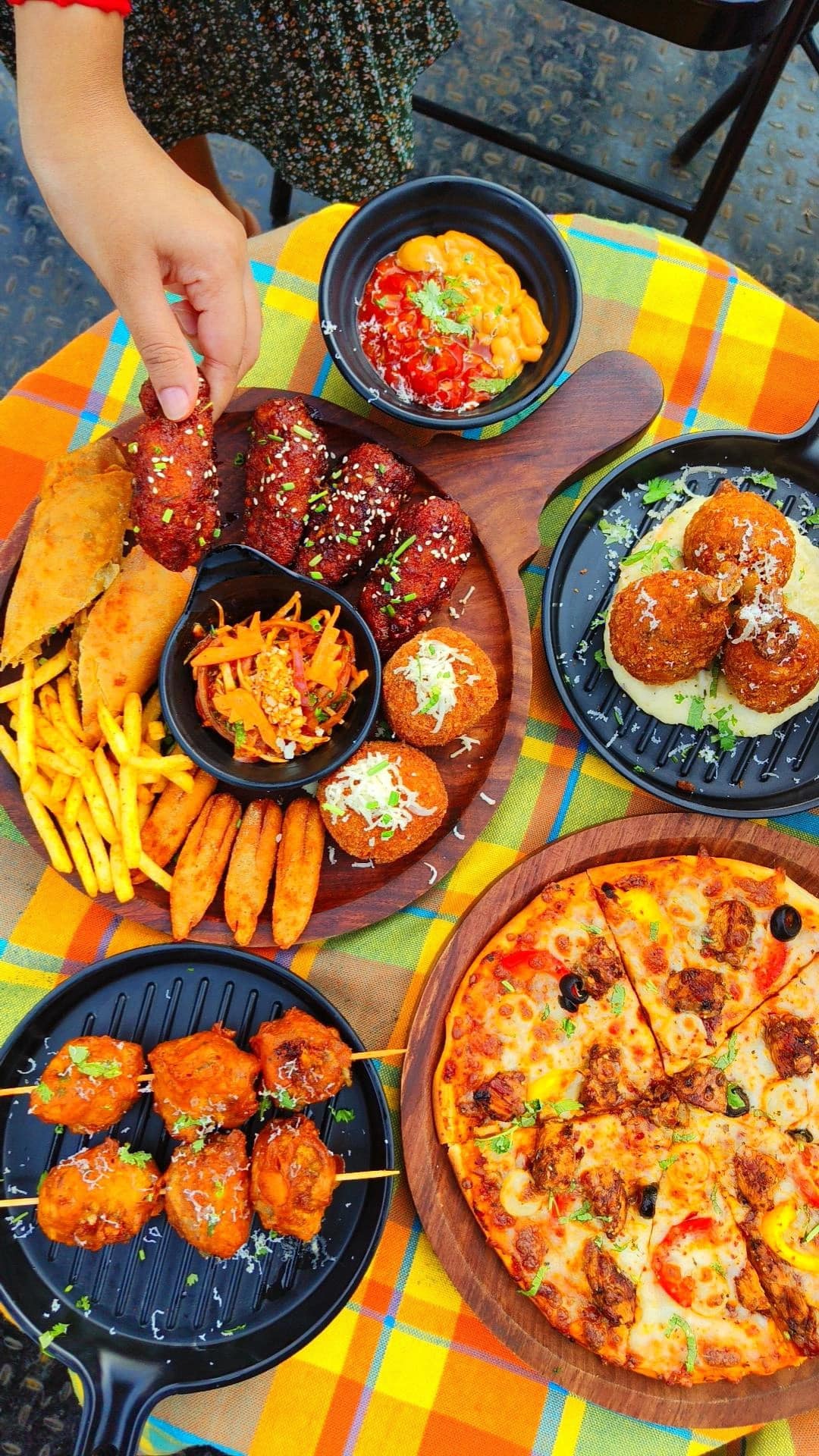 The Canisters, Sector 2, Salt Lake, Kolkata Zomato