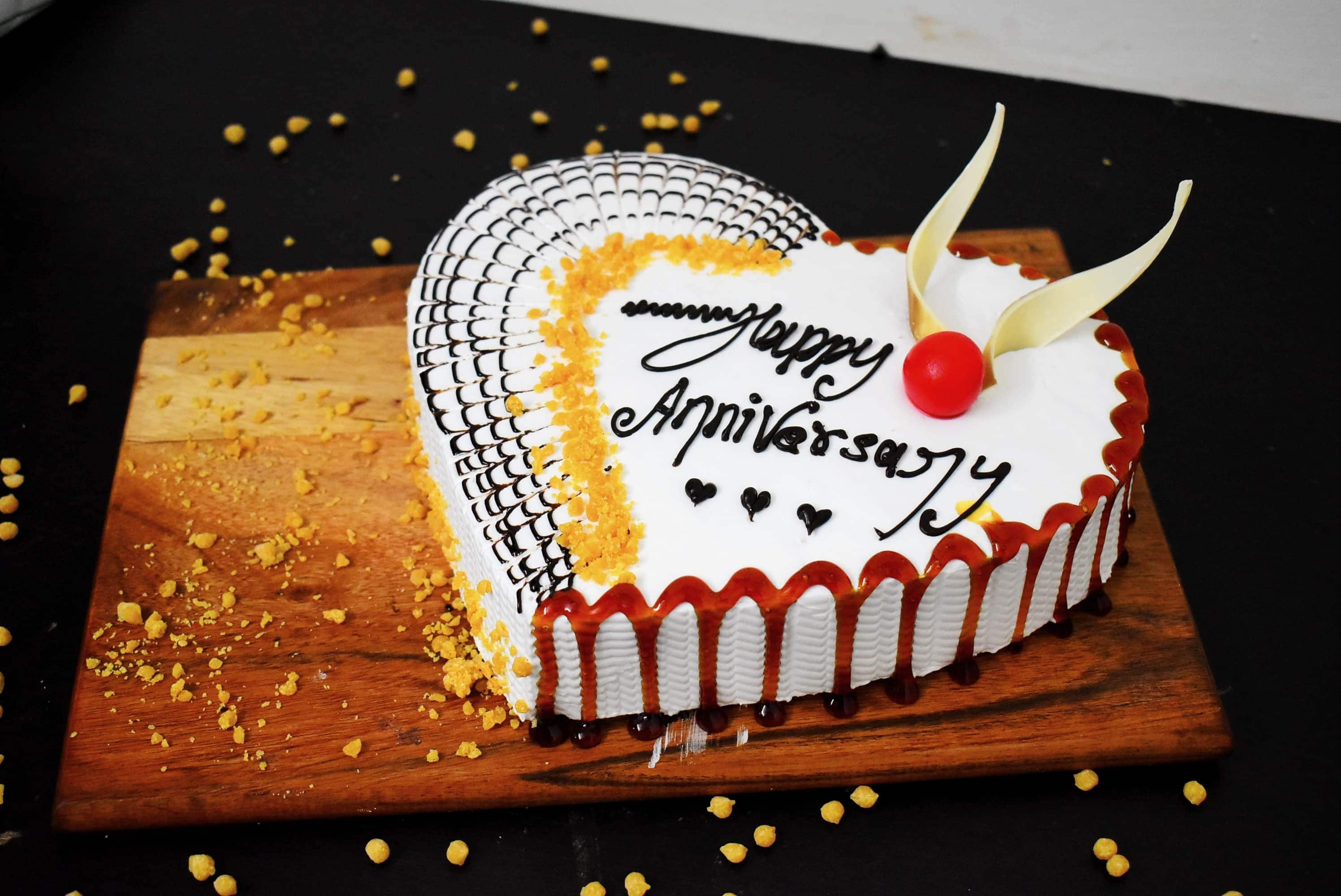 Order New Year Cakes Online | Butterscotch New Year Cakes | Send cakes  Online in Bangalore | Chef Bakers