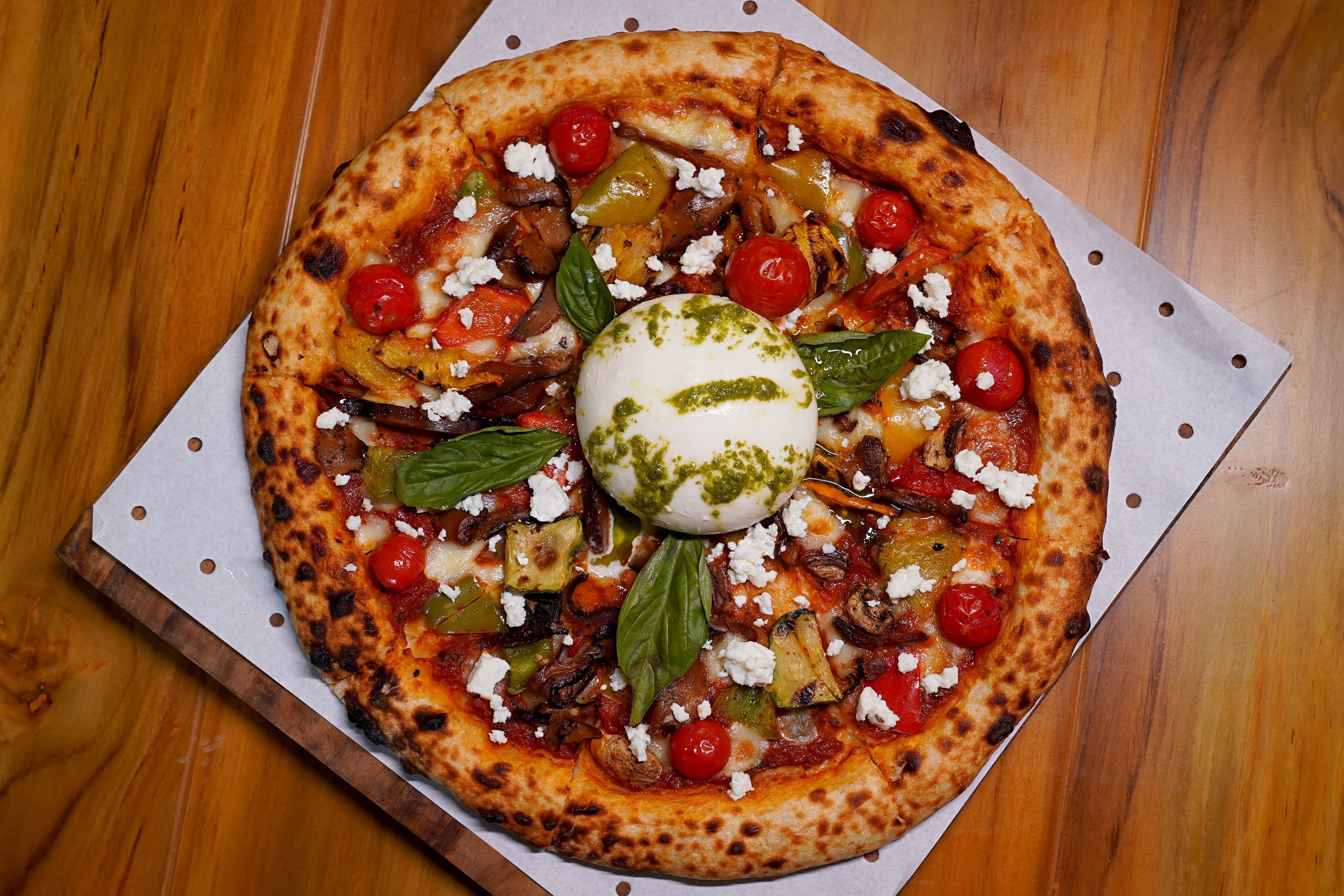 pizzerias, pizza restaurants, italian restaurants, wood fired pizza, neapolitan pizza, sourdough pizza, thin crust pizza, artisanal pizza, gourmet pizza - Nomad Pizza - img2
