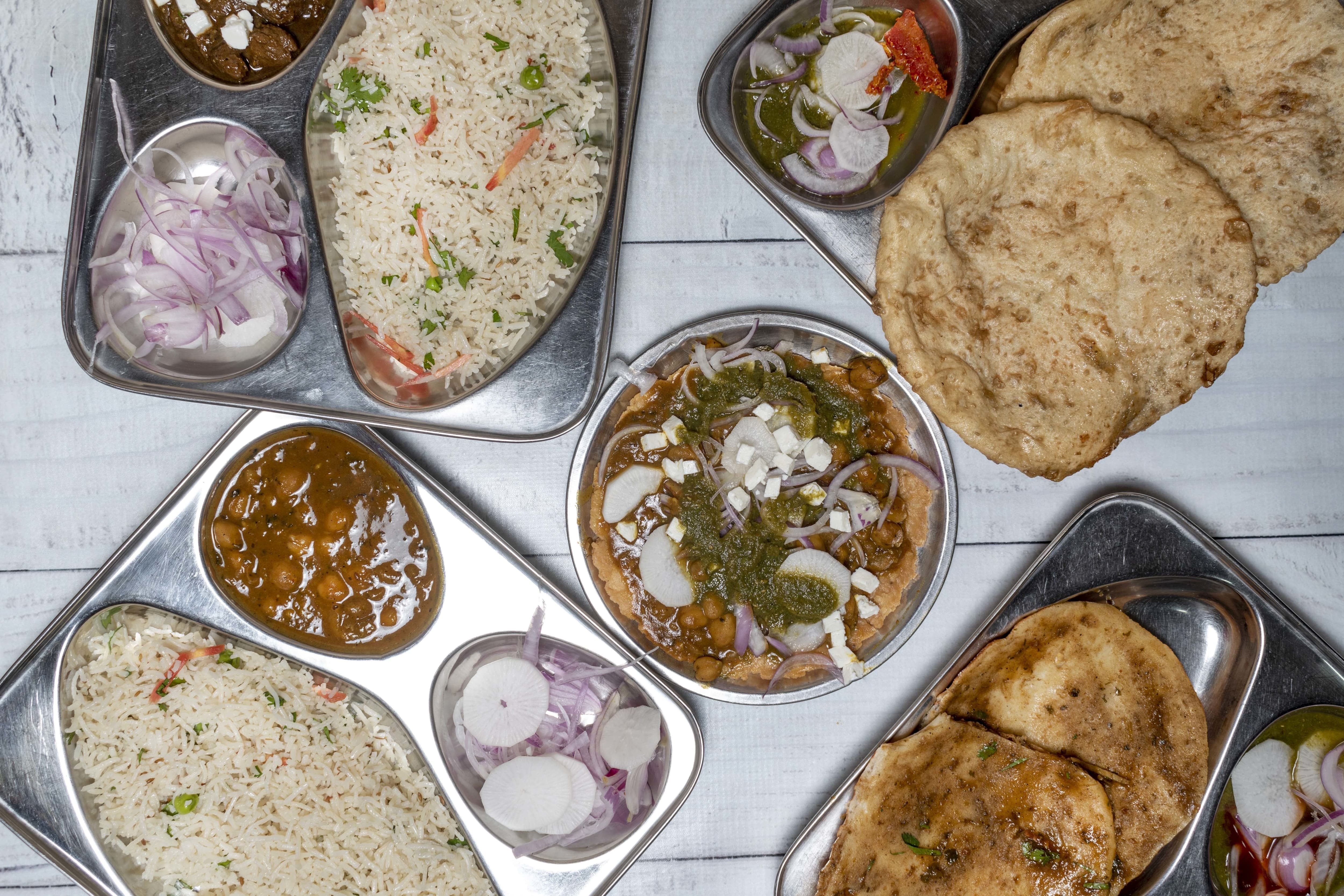 punjabi street food, punjabi food, street food, street snacks, chole bhature, amritsari kulcha, samosa, tikki, lassi - Amritsar Nutri Kulcha & Channa Batura - img3
