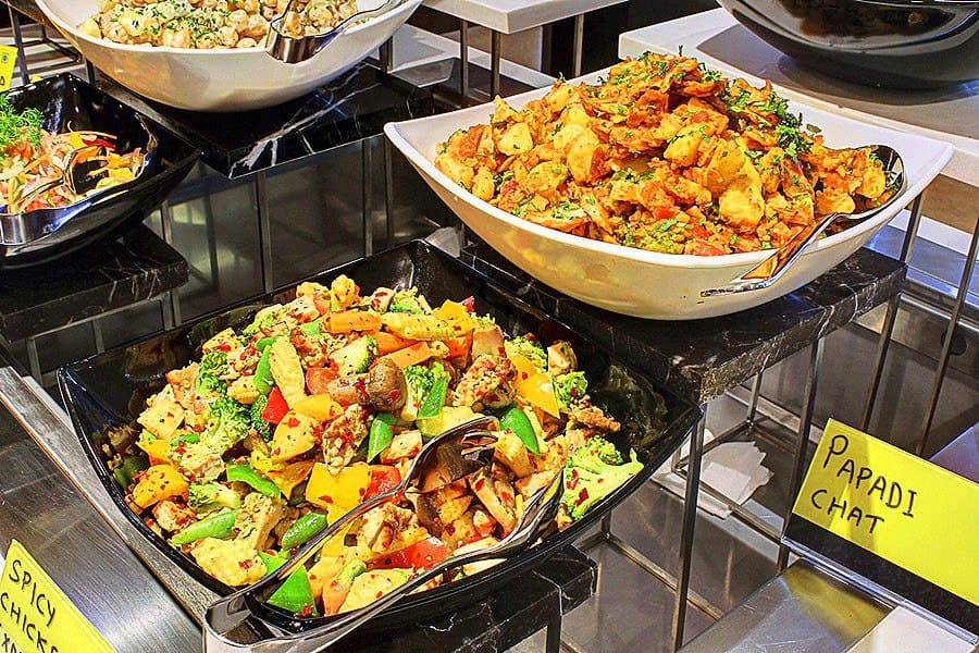 buffet restaurants, buffet near me, hotel buffet, buffet restaurants near me, breakfast buffet, lunch buffet, dinner buffet, hotel breakfast buffet, luxury buffet, best buffet restaurants near me - The Hub & The Bar - Hotel Ramada Encore - img5