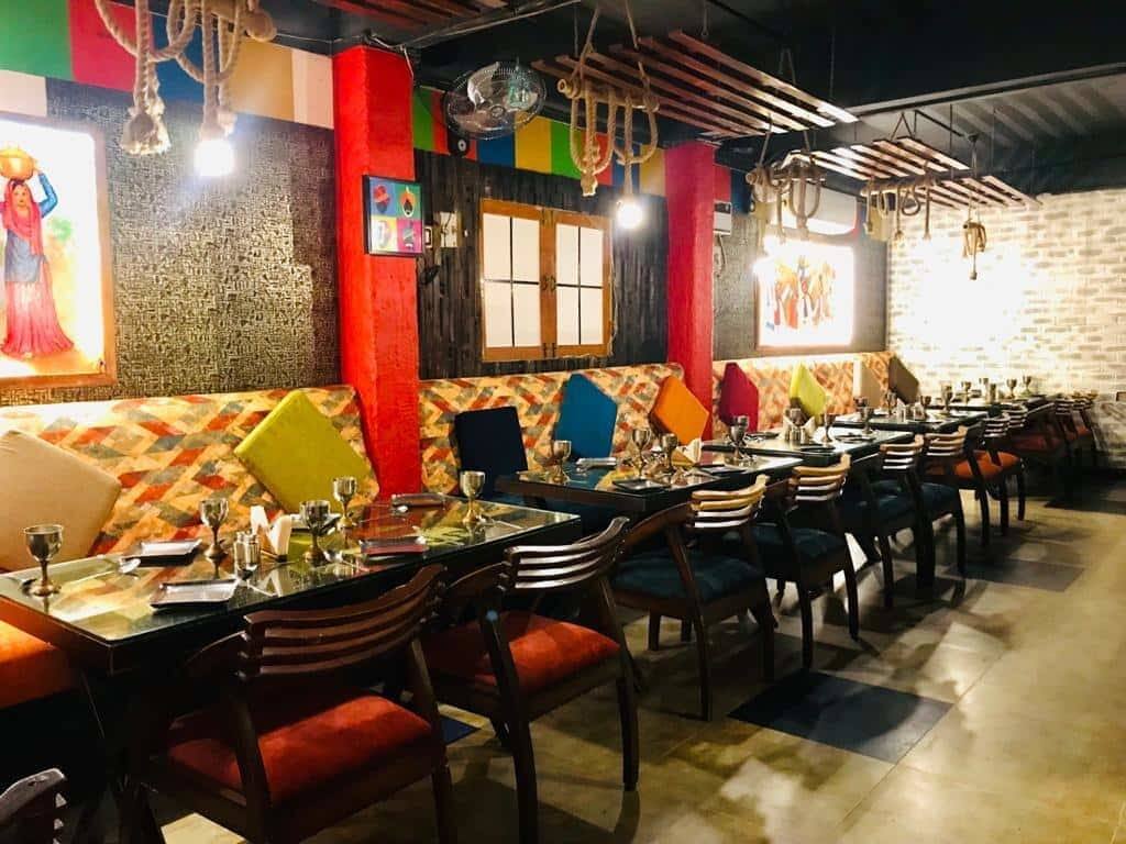 north indian cuisine, punjabi food, mughlai food, kebab restaurants, tandoori restaurants, butter chicken, dal makhani, chole bhature, nihari, rajma chawal - Pind - img2