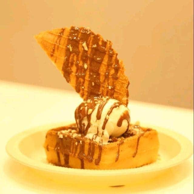 dessert places near me, ice cream near me, dessert near me, cheesecake - Hashtag Waffles - img1
