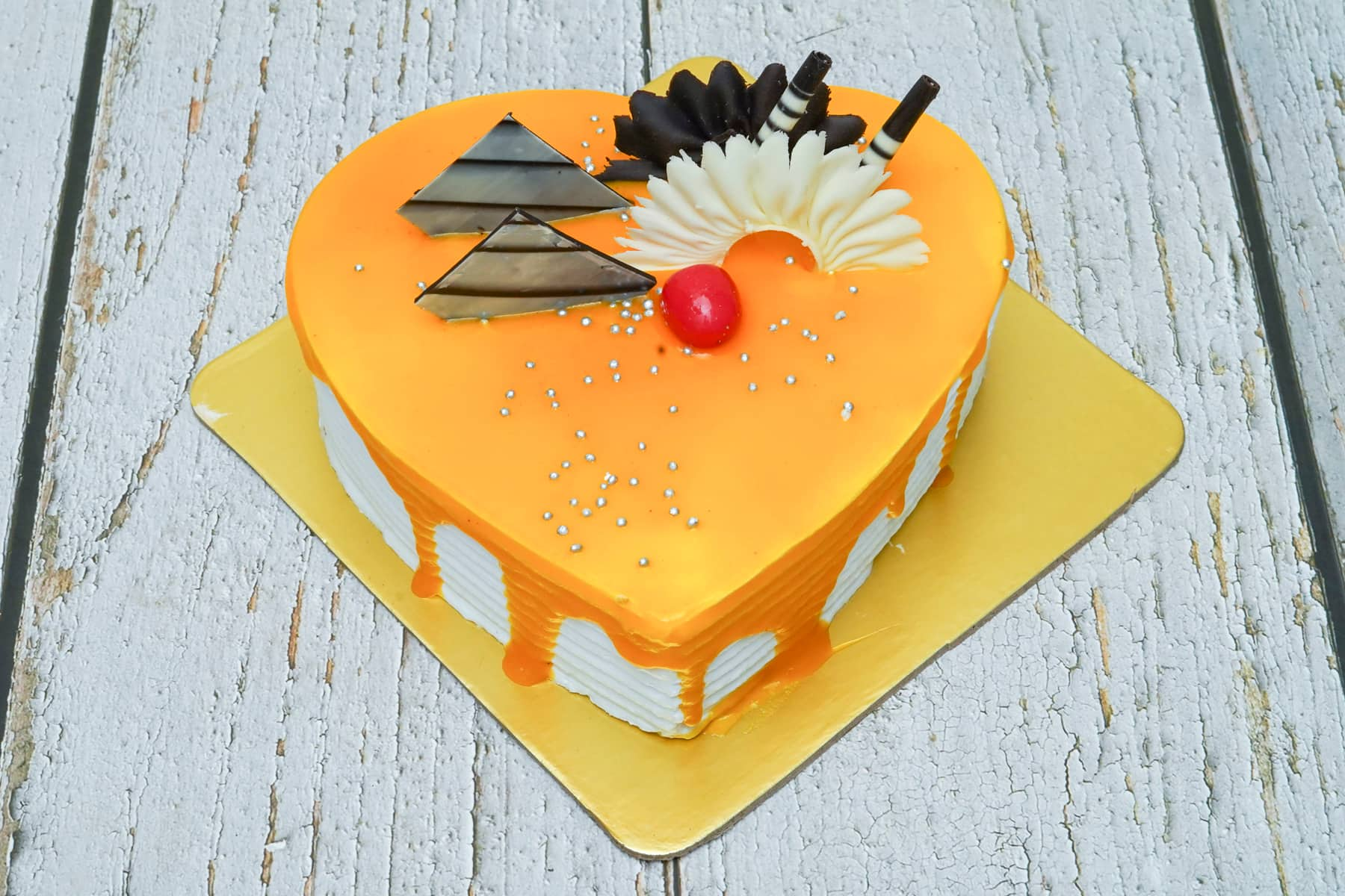 Fnp Cakes N More in Noida Sector 122,Delhi - Order Food Online - Best Cake  Shops in Delhi - Justdial