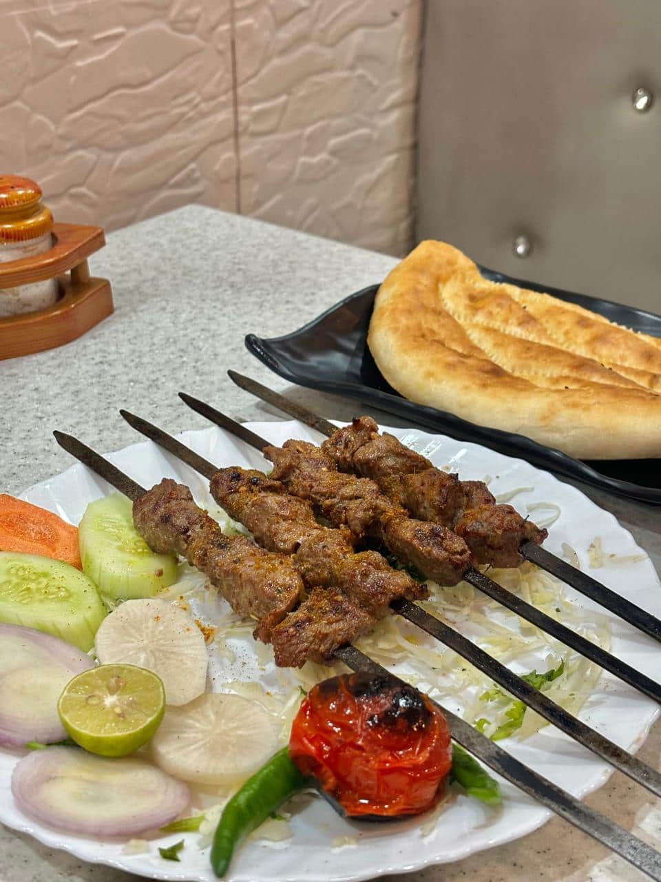 afghani restaurants, afghani food, afghan food, kebabs, tandoori chicken - Pakeeza Restaurant - img2
