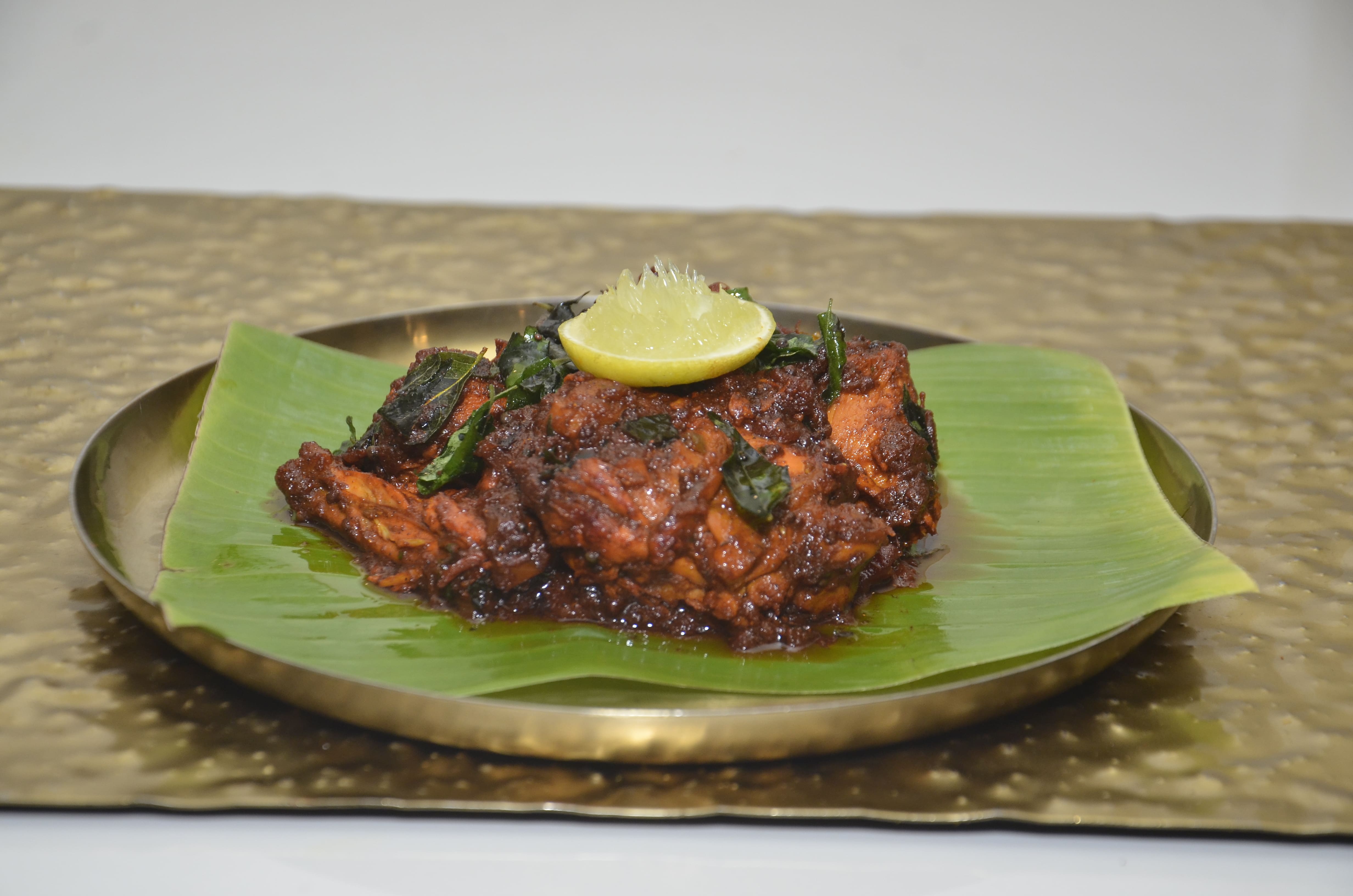 avial, Onam Sadya, Payasam, Sambar, banana chips, pulissery, thoran, Mahabelly, banana leaf sadhya - Cafe Coromandel - img4