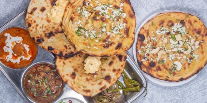 Amritsari Tandoori Kulcha Wa Choor Choor Naan