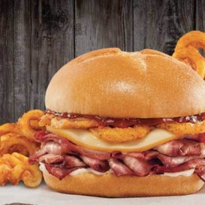 Cevap Arby S Super Roast Beef Beef N Cheddar Special Roast Beef Tadim Notum Ve Fotograf