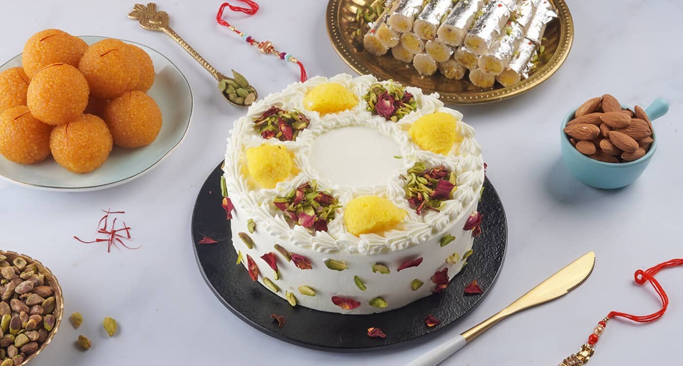 Buy/Send Cute Flowery Half Cake- 500 Gms Online- FNP