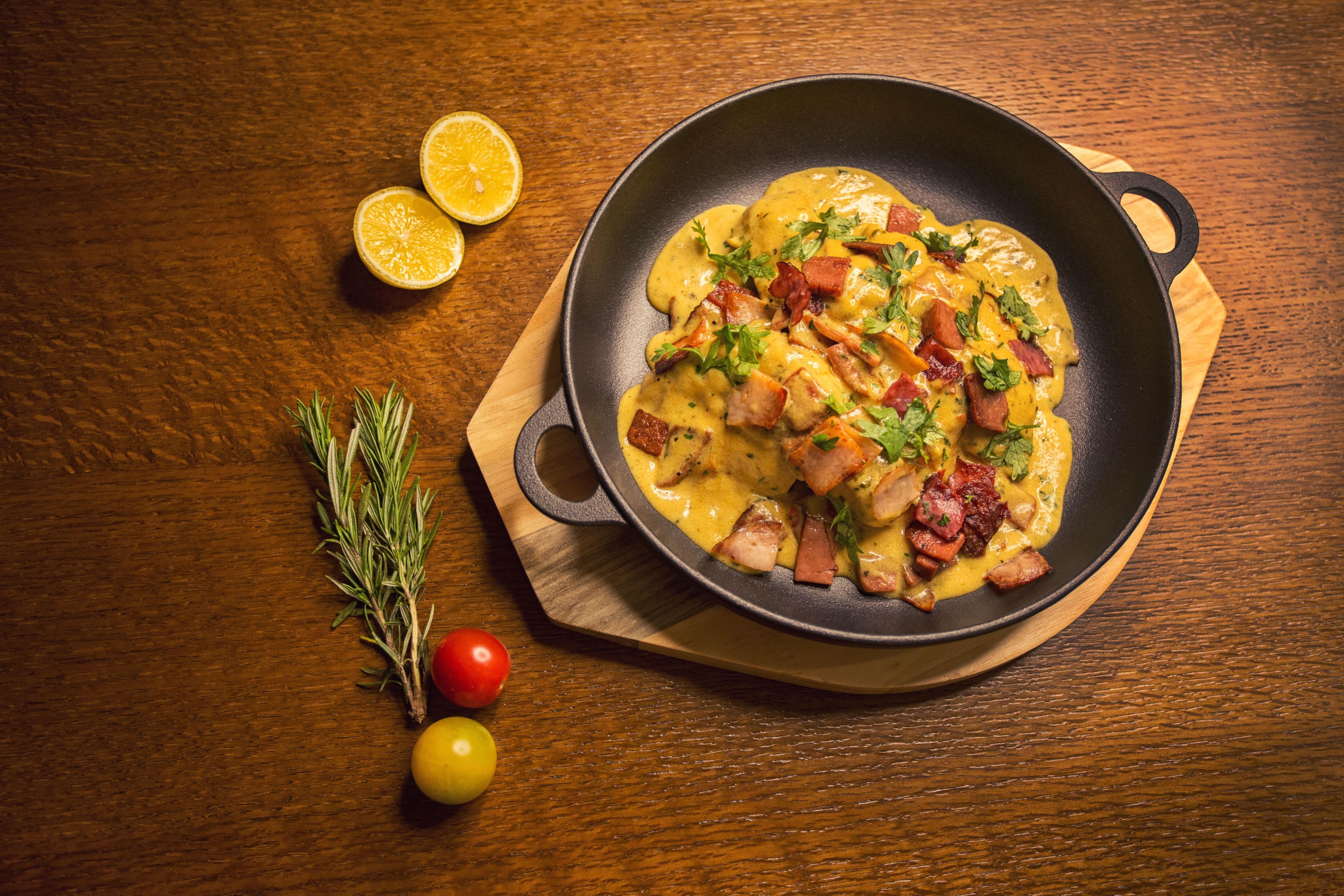 Hoods Restaurant, Al Nahyan order online Zomato