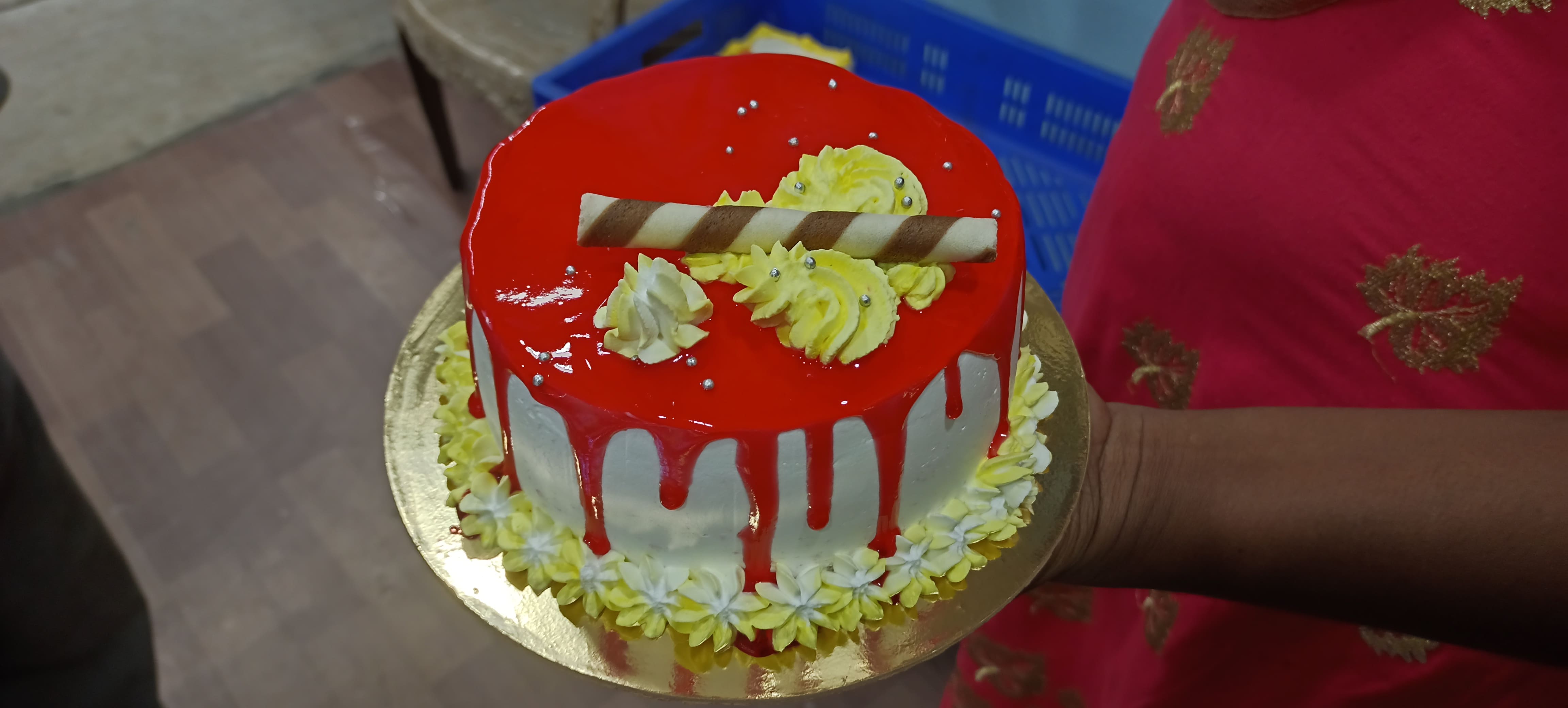 chocolate cake # icing chocolate cake# icing red roses # - YouTube