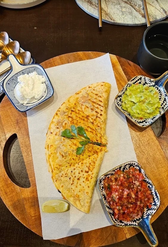 Mexican restaurants, Mexican food, Mexican restaurants near me, tacos, burritos, nachos, quesadillas, salsa, guacamole - Encanto-Mexican Bar & Kitchen - img5