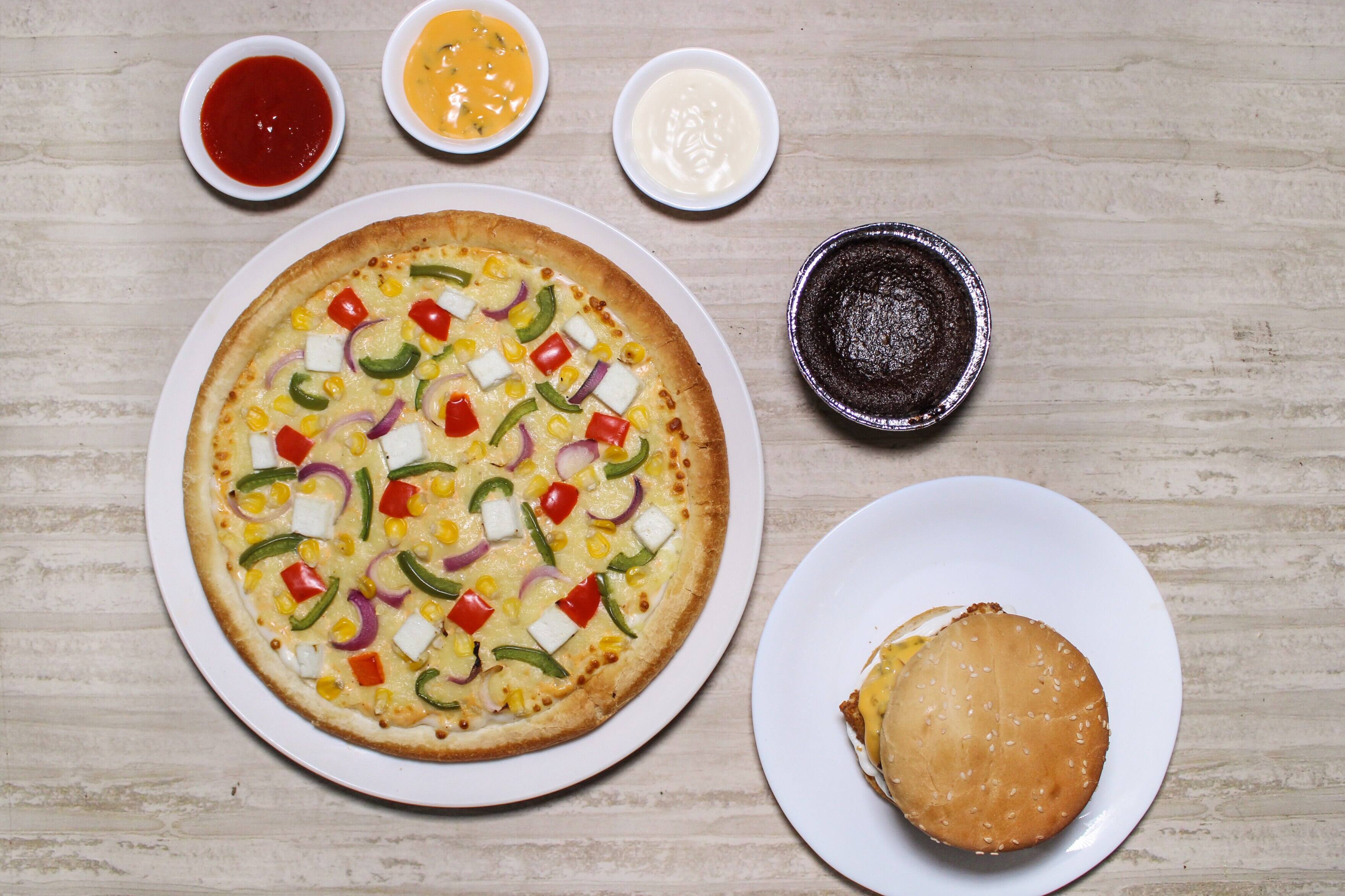 Pizza House, Gaur City 2, Greater Noida