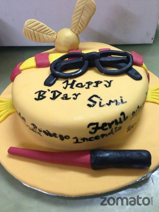 Shah Rukh Khan Birthday: Raj, Raees, or Vikram Rathore?: Zomato Knows What  Name To Write On SRK's B'Day Cake (Viral Photo)