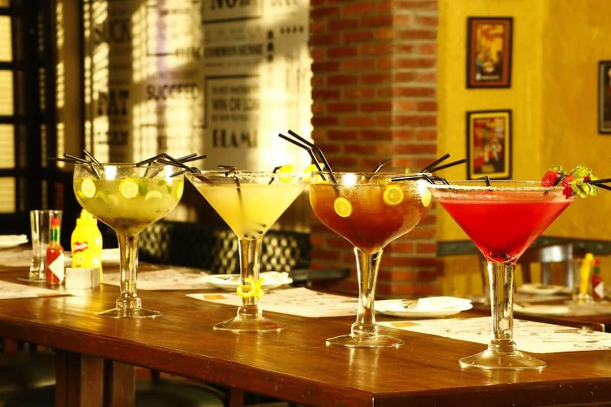 sports bars, sports pubs, sports bar and grill, live sports bars, pubs, bars - Pebble Street - img3