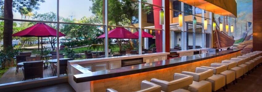 Nelayan Bar Mercure Convention Center Ancol Ancol