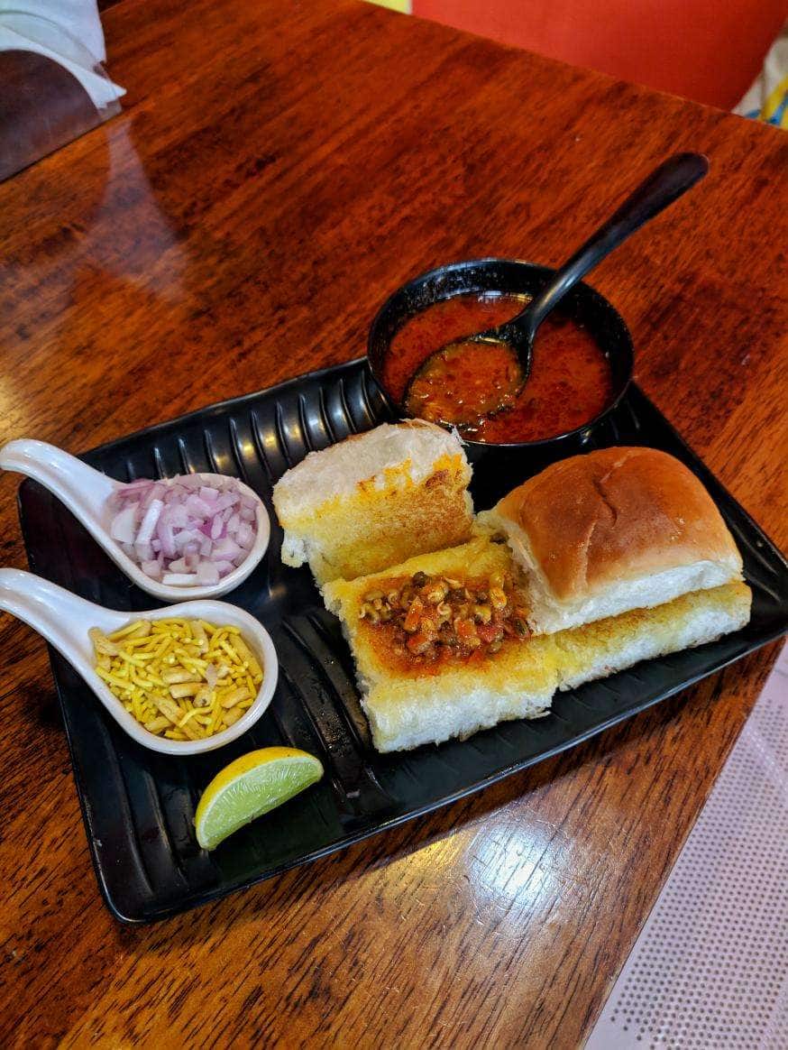street food, street food chennai, chennai street food, street snacks, south indian street food, chaat, tamil snacks, dosa, idli, sundal - Chaat Chatore - img1