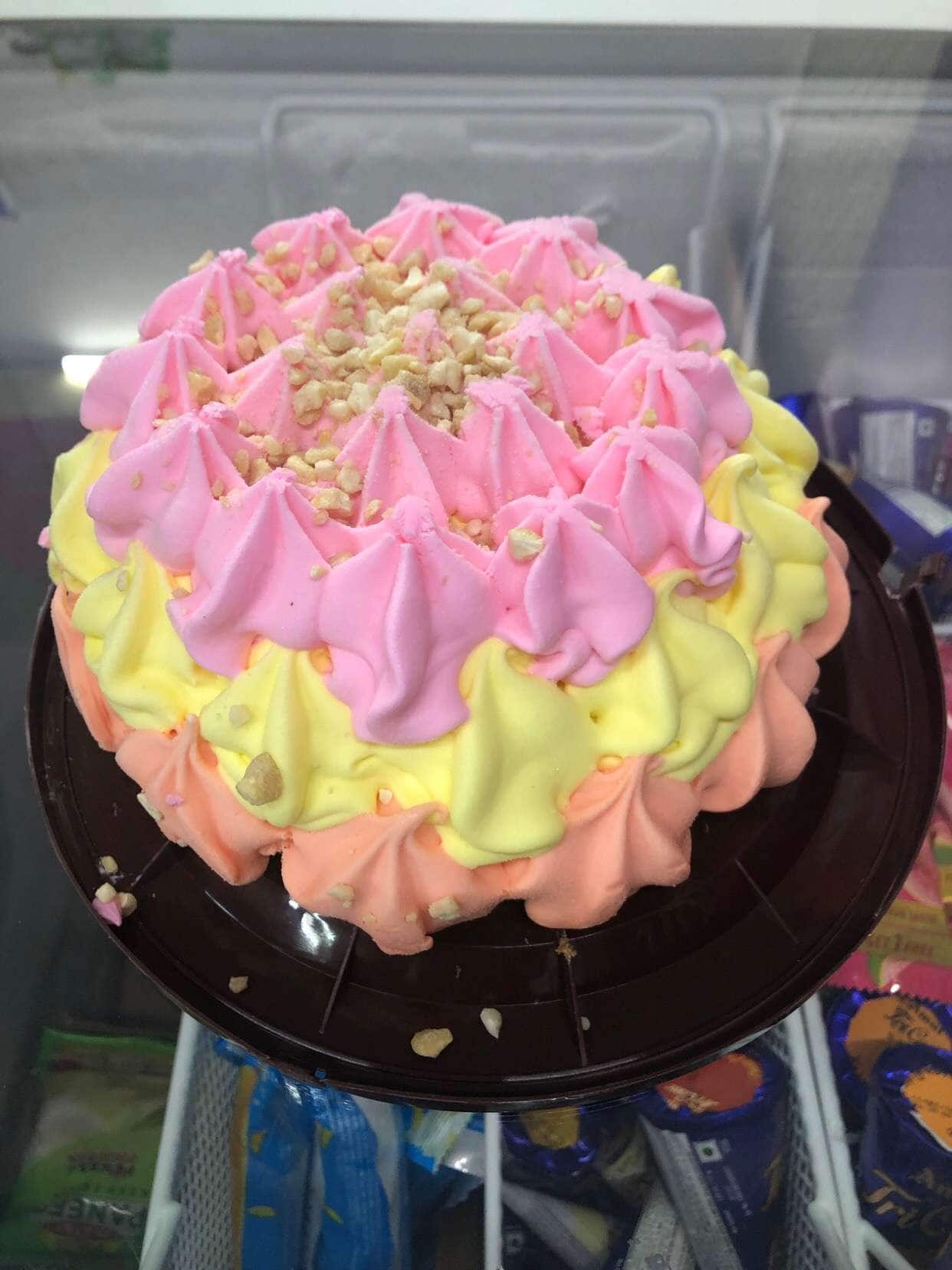 Add a slice of magic to the celebration of #chrismas. Celebrate it with #Amul  Cake Magic ice cream cake. | By Amul IcecreamFacebook