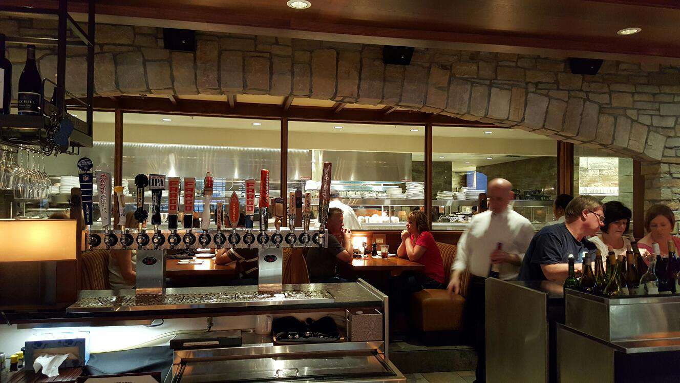 Porter Creek Hardwood Grill, Fargo, Fargo