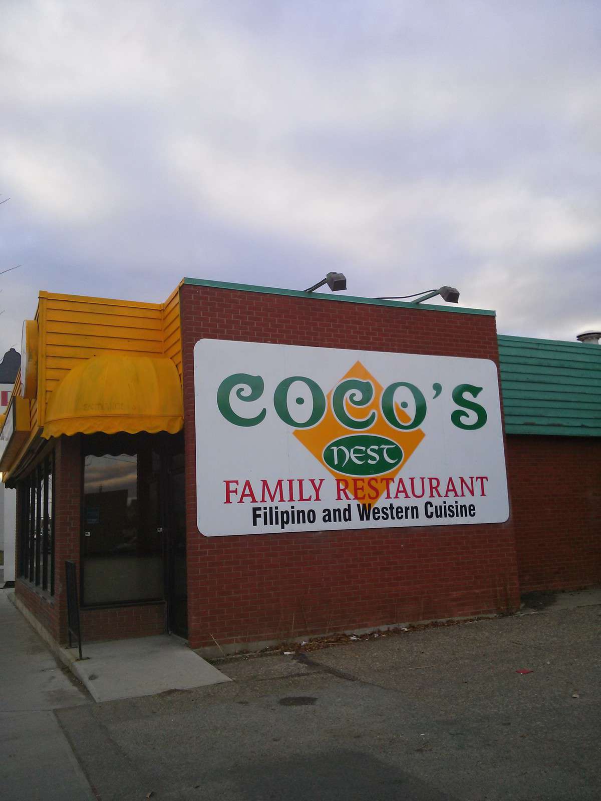 Coco's Nest Family Restaurant, Beverly, Edmonton Zomato