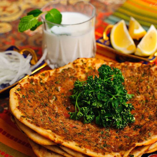 Istanbul Lahmacun Kebap Yemek Yerleri