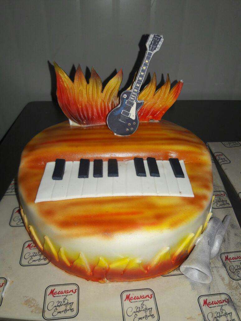 Cake tag: musical instrument - CakesDecor