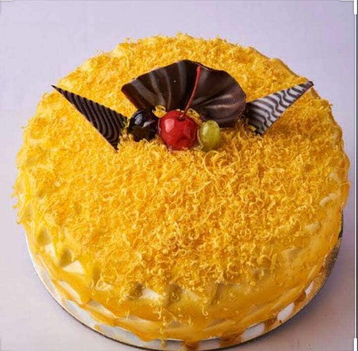 Send Buy Bouquet of Yellow Lilies & Black Forest Cake Combo Online Probunga  Online by Probunga