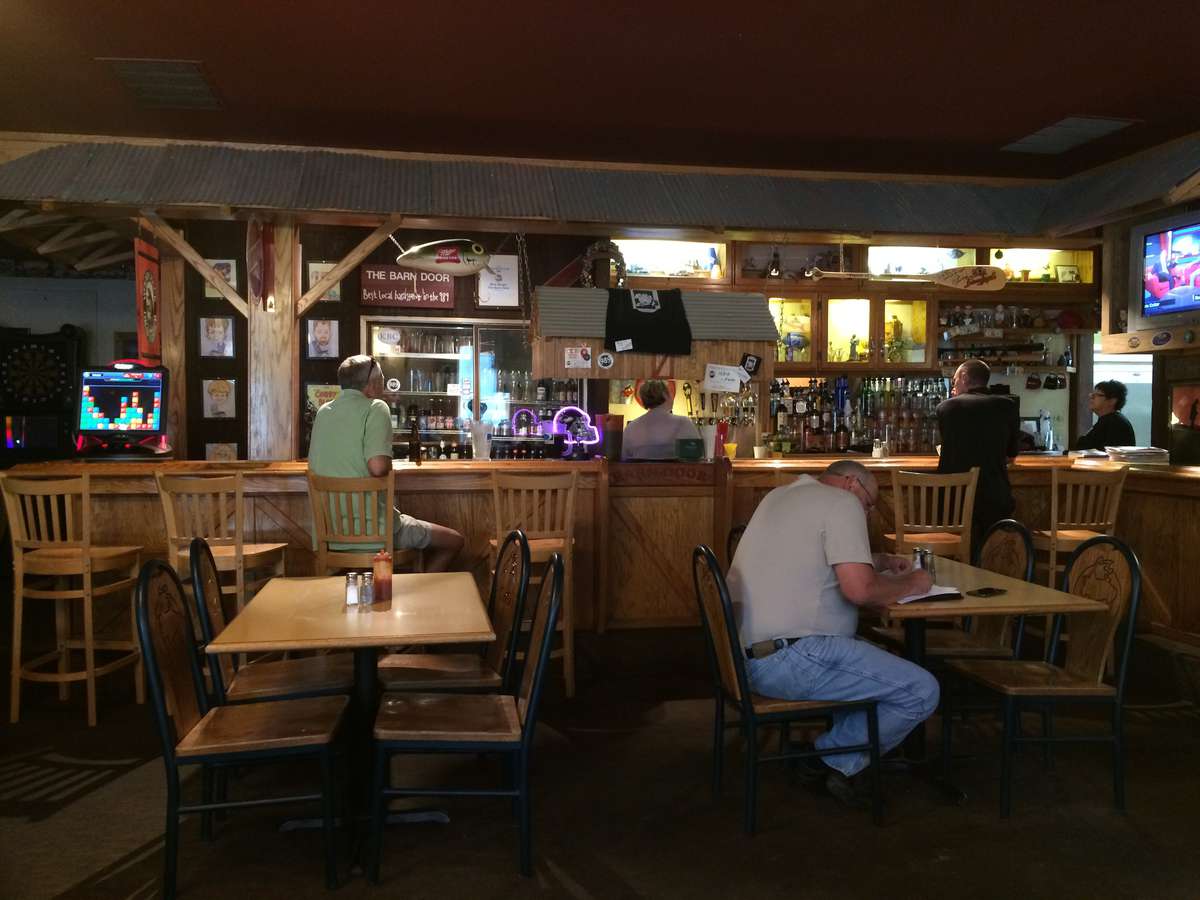 Barn Door Bar Restaurant Photos Pictures Of Barn Door Bar
