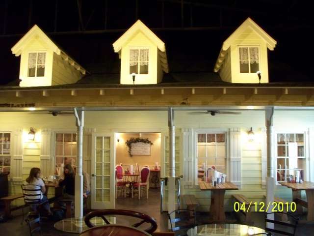 Farmhouse Van Tyler Zomato