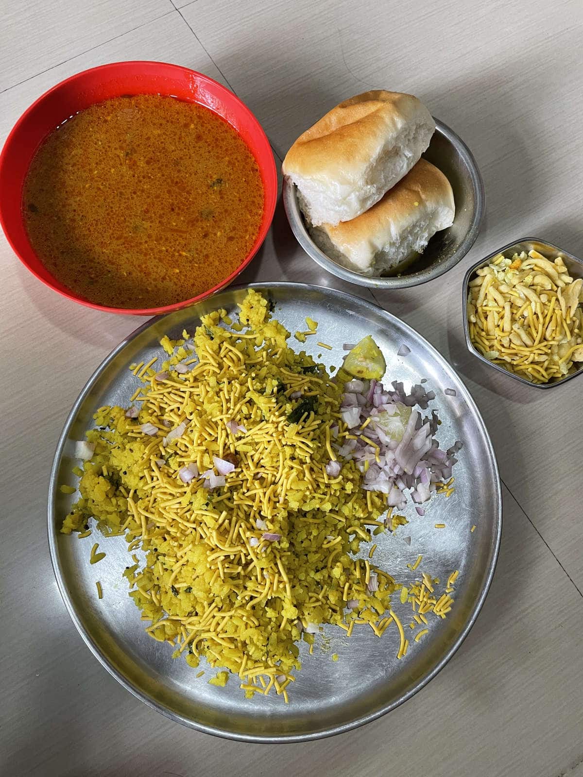 Gavran Special Chulivarchi Puneri Matki Misal, Majiwada, Thane West, Thane