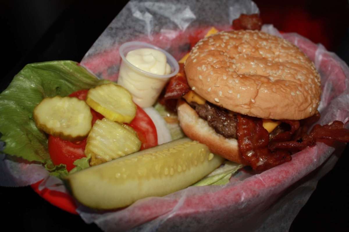 Photos of Oval Office Pub & Grub, Pictures of Oval Office Pub & Grub