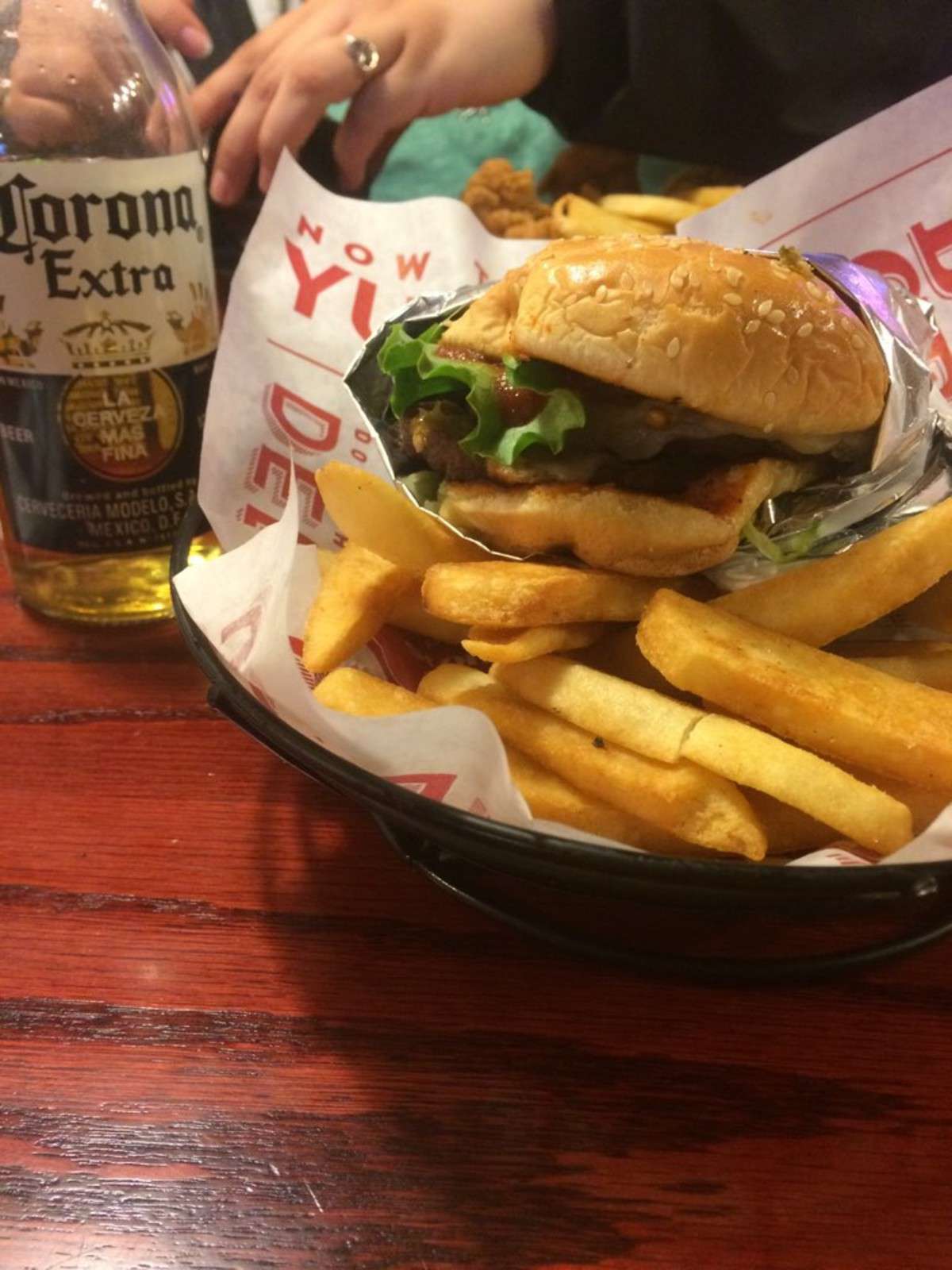 Red Robin Gourmet Burgers Taku Anchorage Zomato