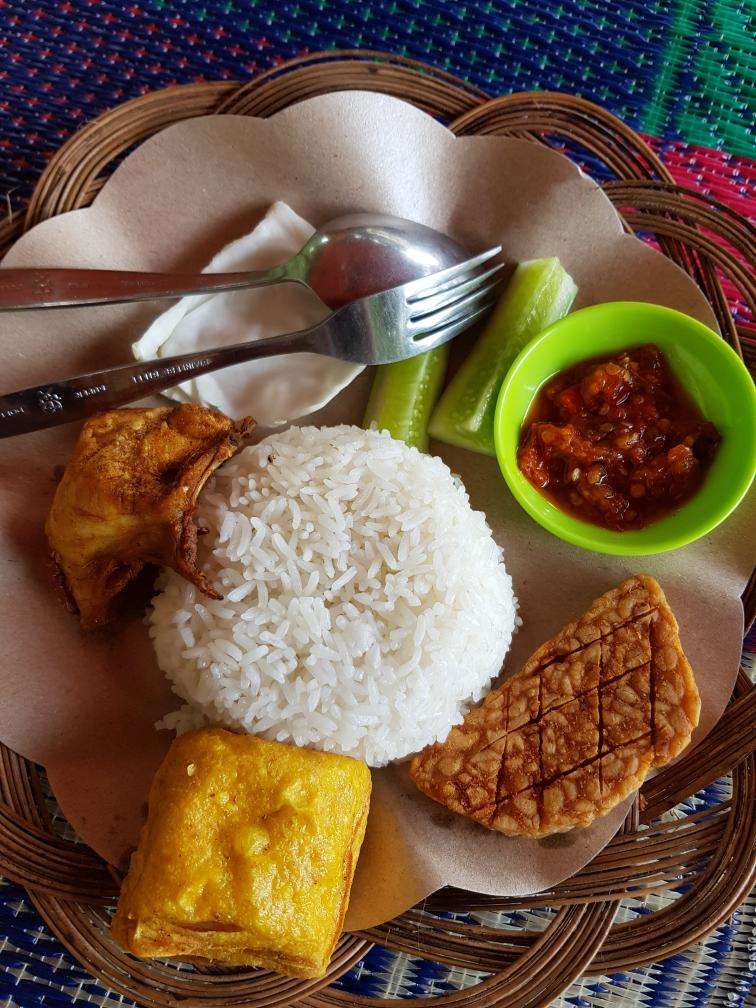 Rumah Makan Dan Pemancingan Warung Bambu Serpong Tangerang
