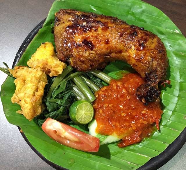  Dapur  Penyet Menu Desainrumahid com