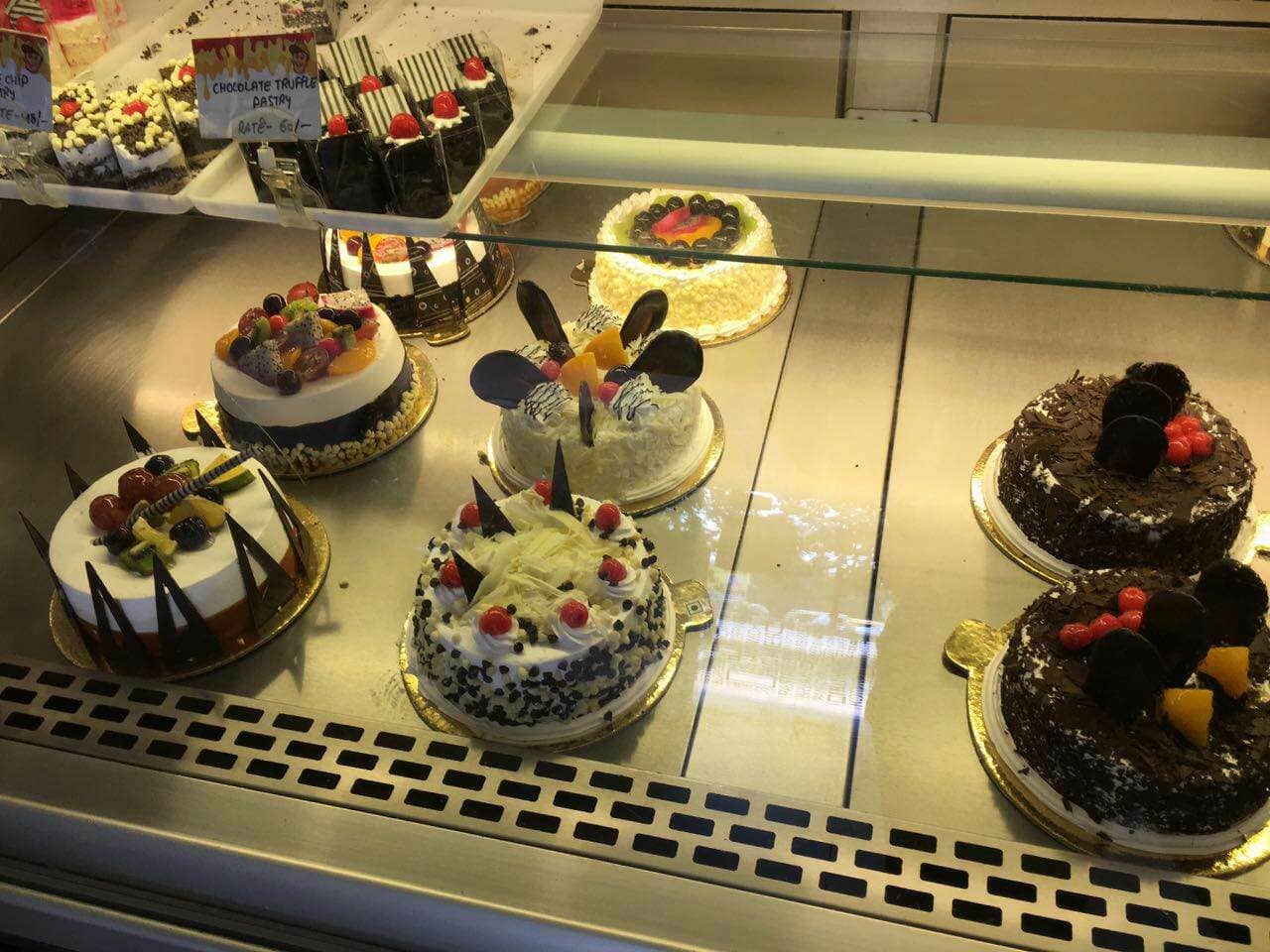 Bonbons Bakery - If you're looking for a cake for your... | Facebook