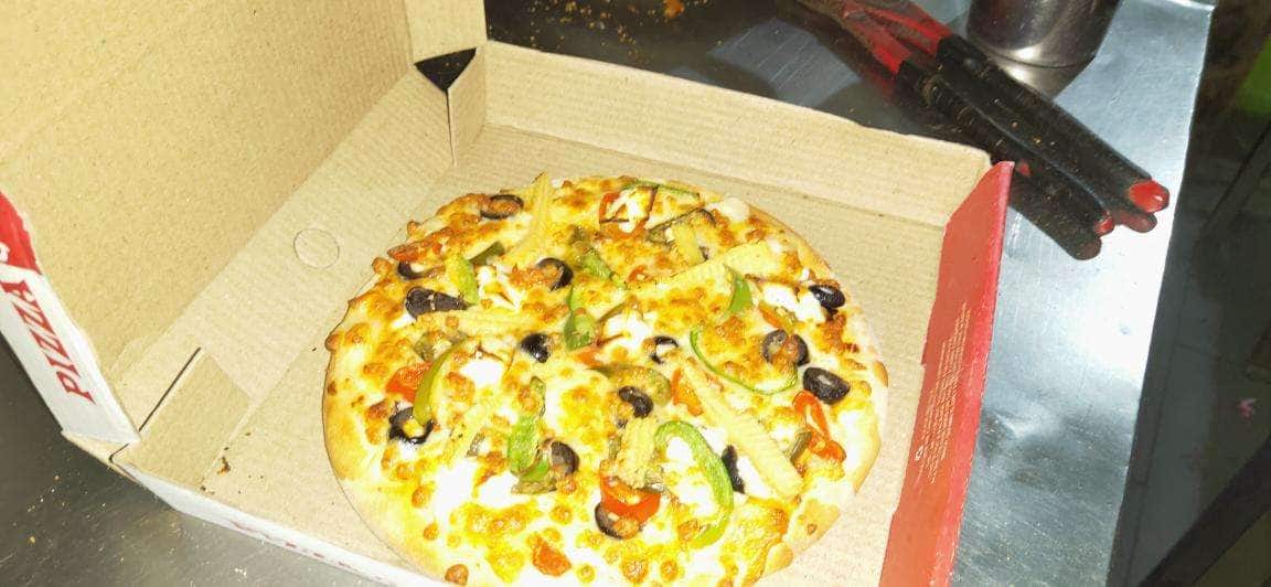 Explore Travel Pizza Galleria