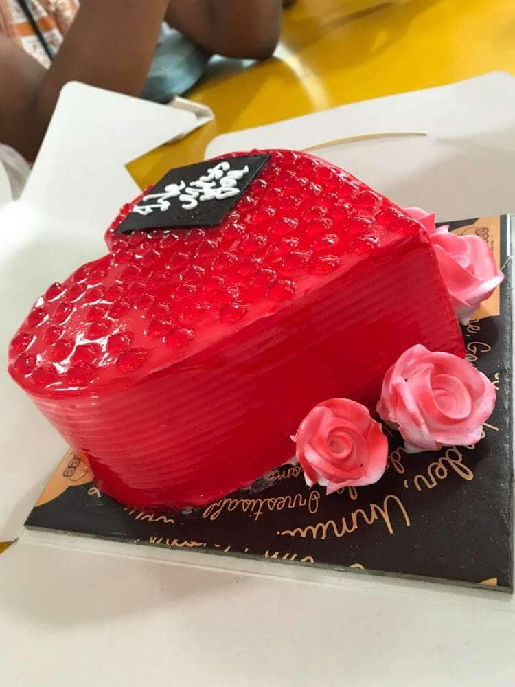 Buy Lovers Paradise Cake | Online Cake Delivery - CakeBee