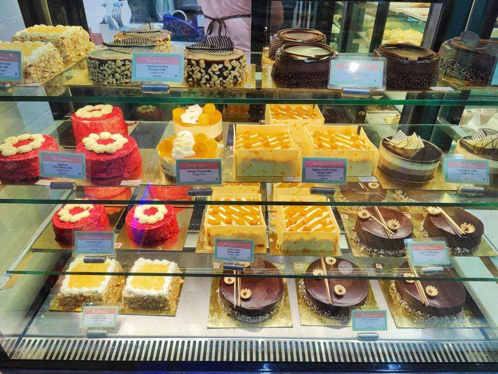 chocoholic cake pastry - Picture of Theobroma, Mumbai - Tripadvisor