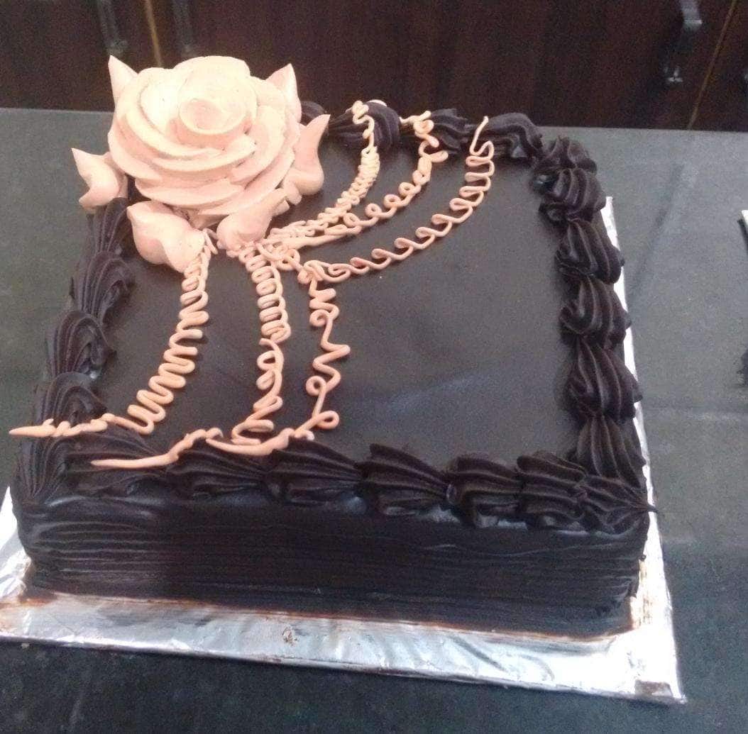 Buy/Send Pineapple Birthday Cake for Mummy Online @ Rs. 1499 - SendBestGift