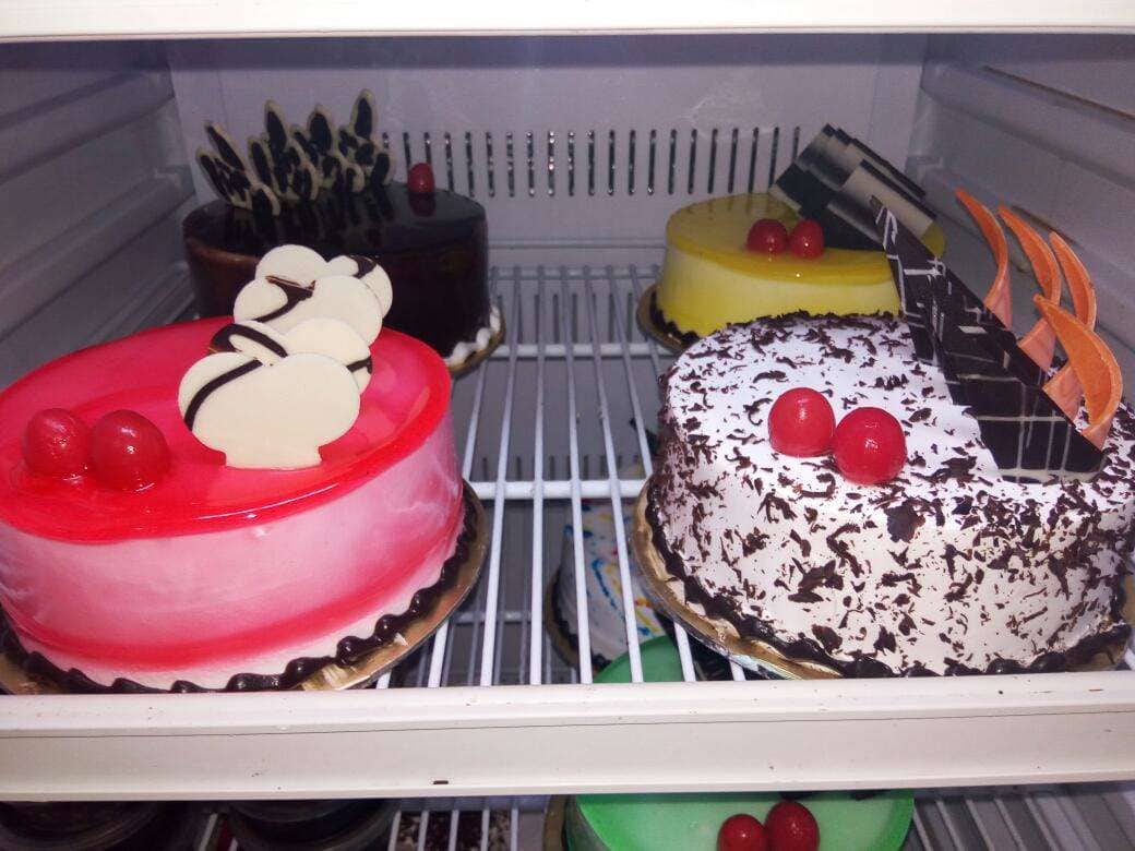 Buy/Send Pineapple Cake Half Kg Online-Cakeway | CakeWay.in