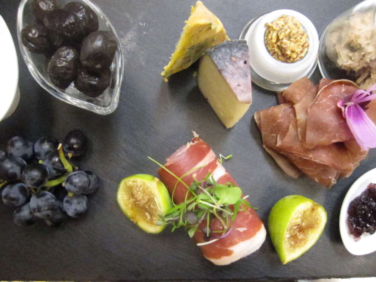 d'Lish Urban Kitchen & Wine Bar, Westmount, Edmonton Zomato