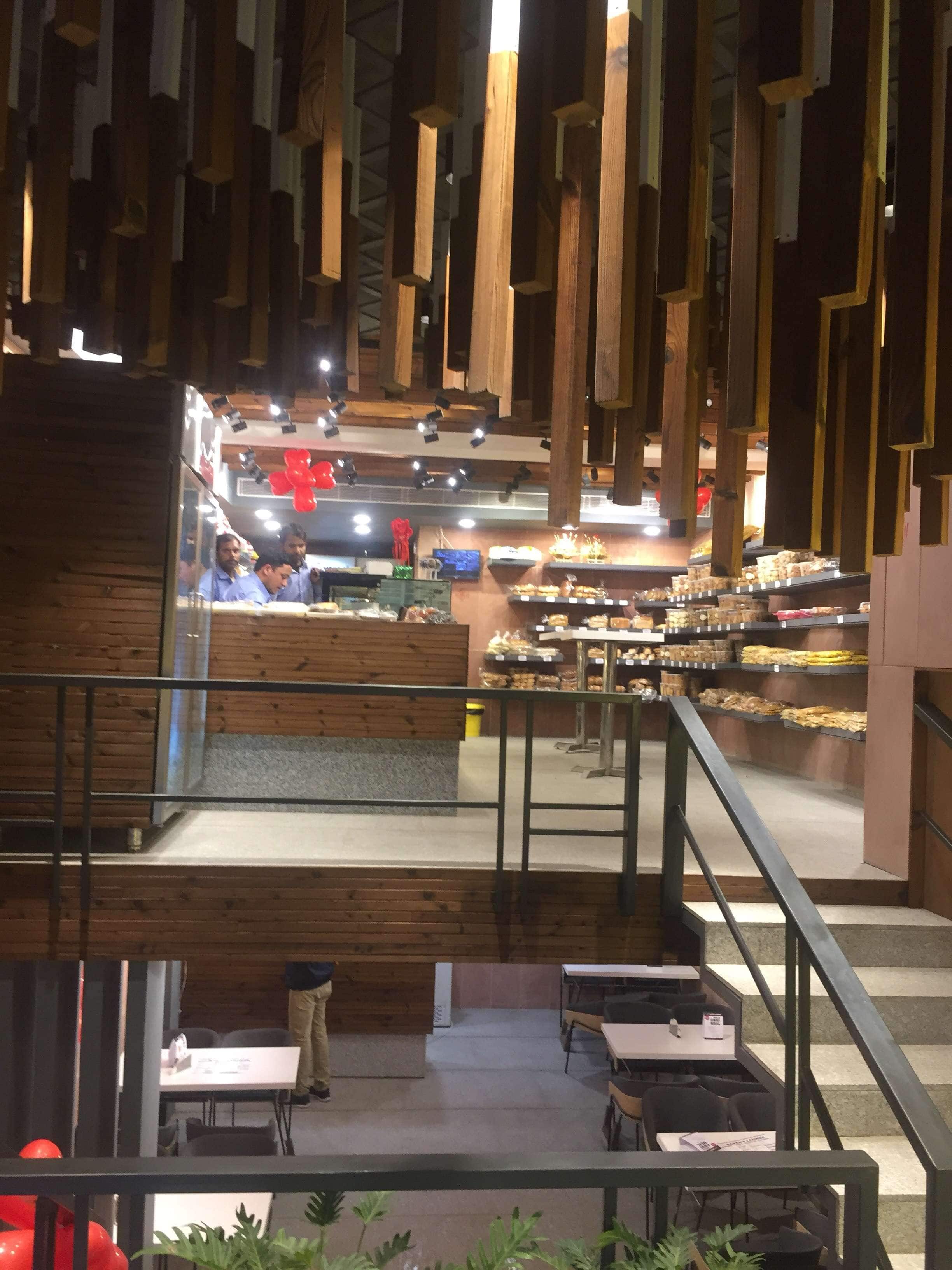 Baker's Lounge, Chandigarh Road, Zirakpur
