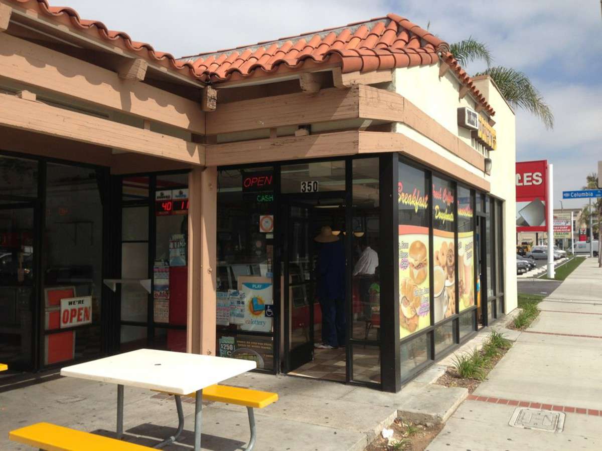 Dolly's Donuts & Cookies Too, Orange, Orange County Zomato