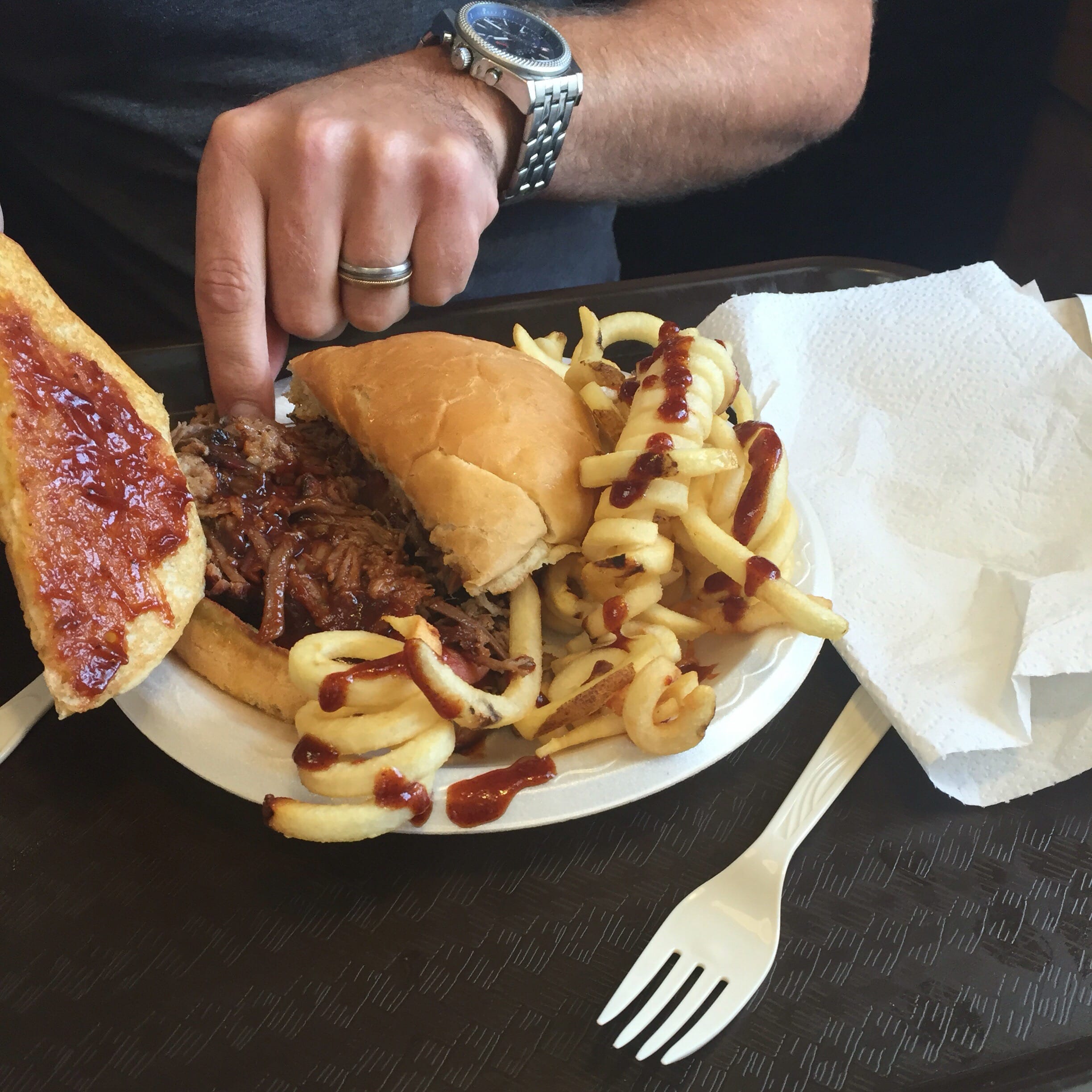 Hog Wild Pit Bar-B-Q, Hutchinson, Hutchinson | Zomato